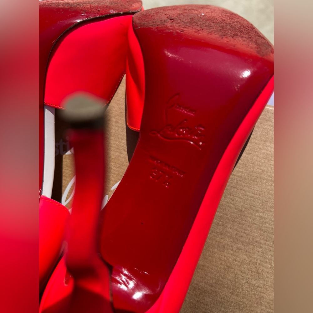 Christian Louboutin Dalida pointed toe pumps - Picture 13 of 14